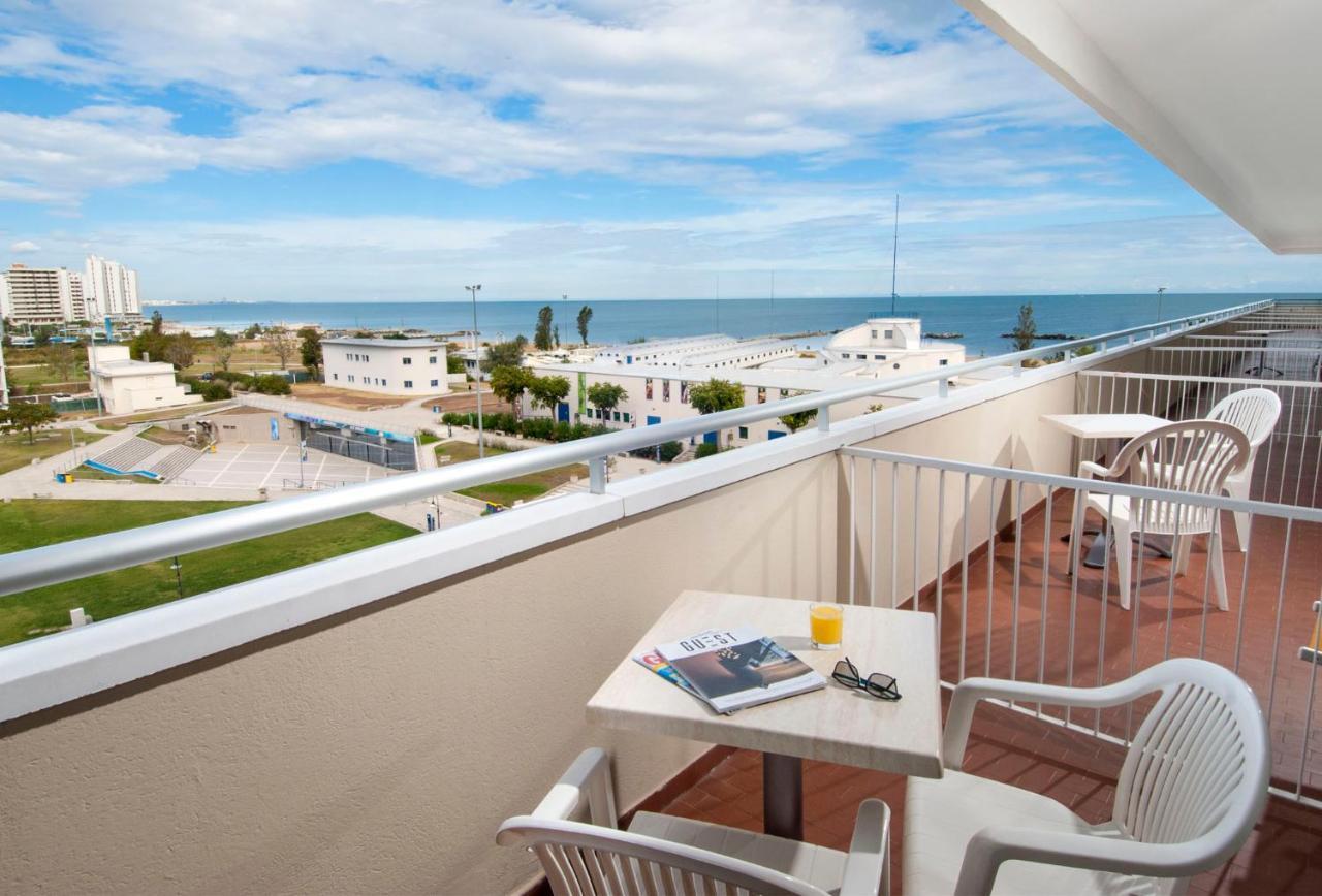 Hotel Cormoran Cattolica Bagian luar foto
