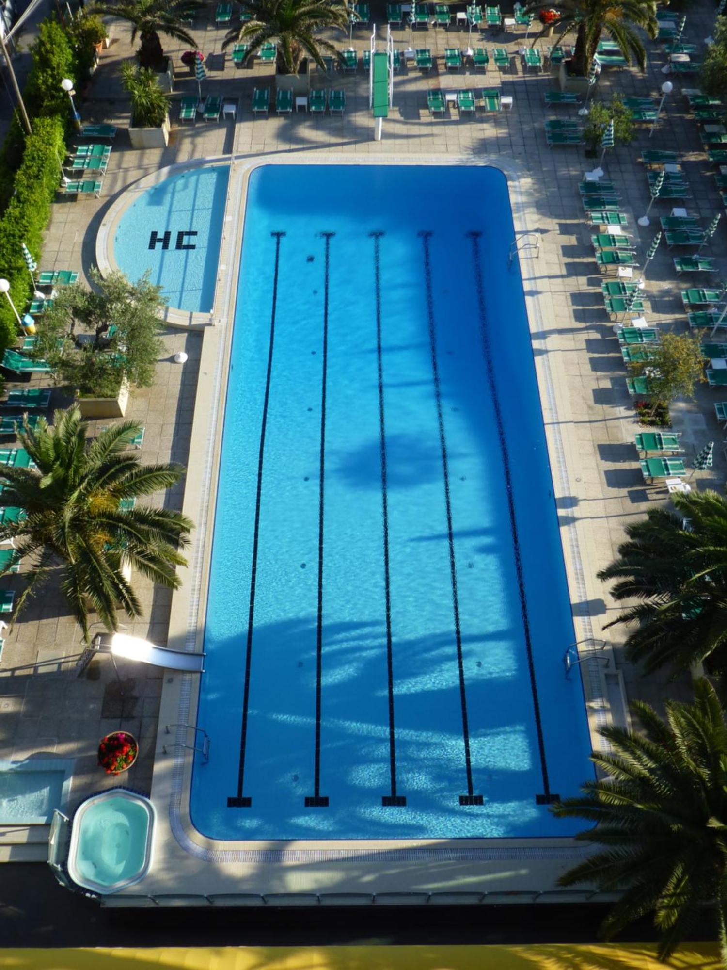 Hotel Cormoran Cattolica Bagian luar foto